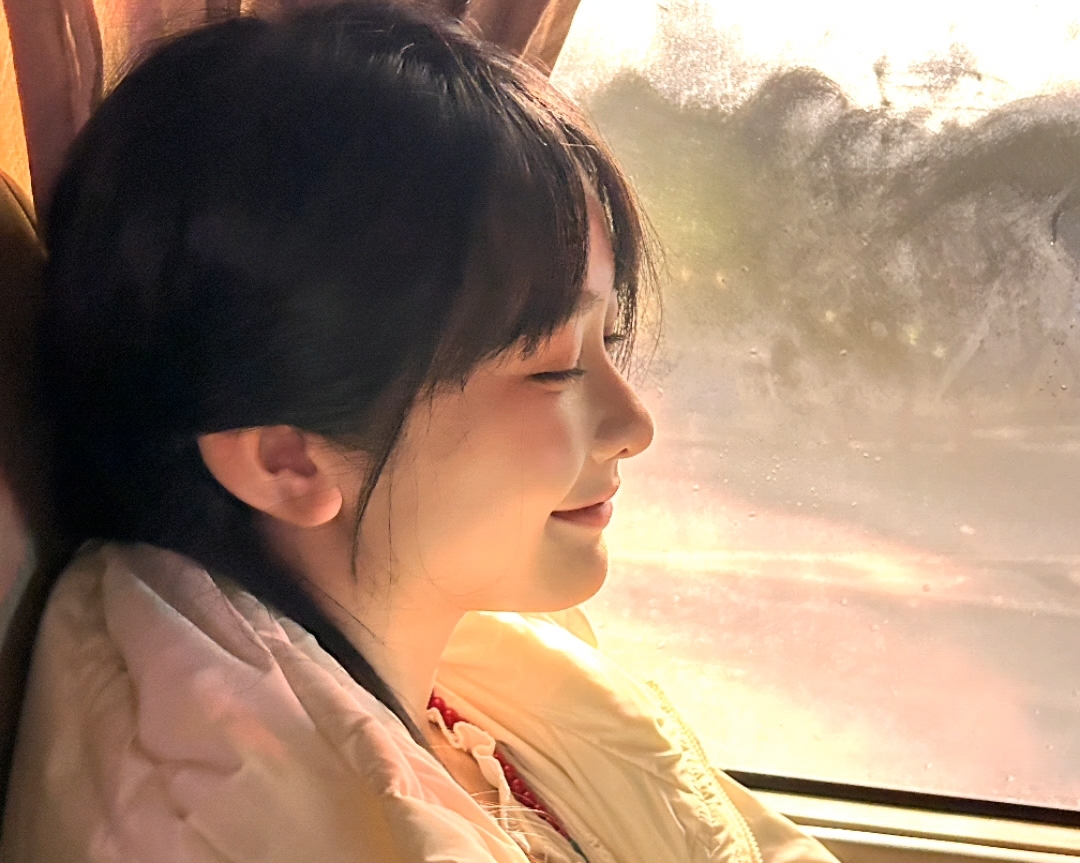 【杨馥羽】这一身可太文艺啦