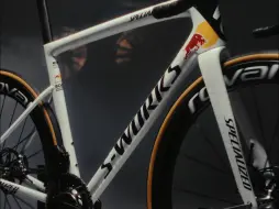 Video herunterladen: 环法赛场的特立独行者｜S-Works Tarmac SL8红牛-博拉车队限量版