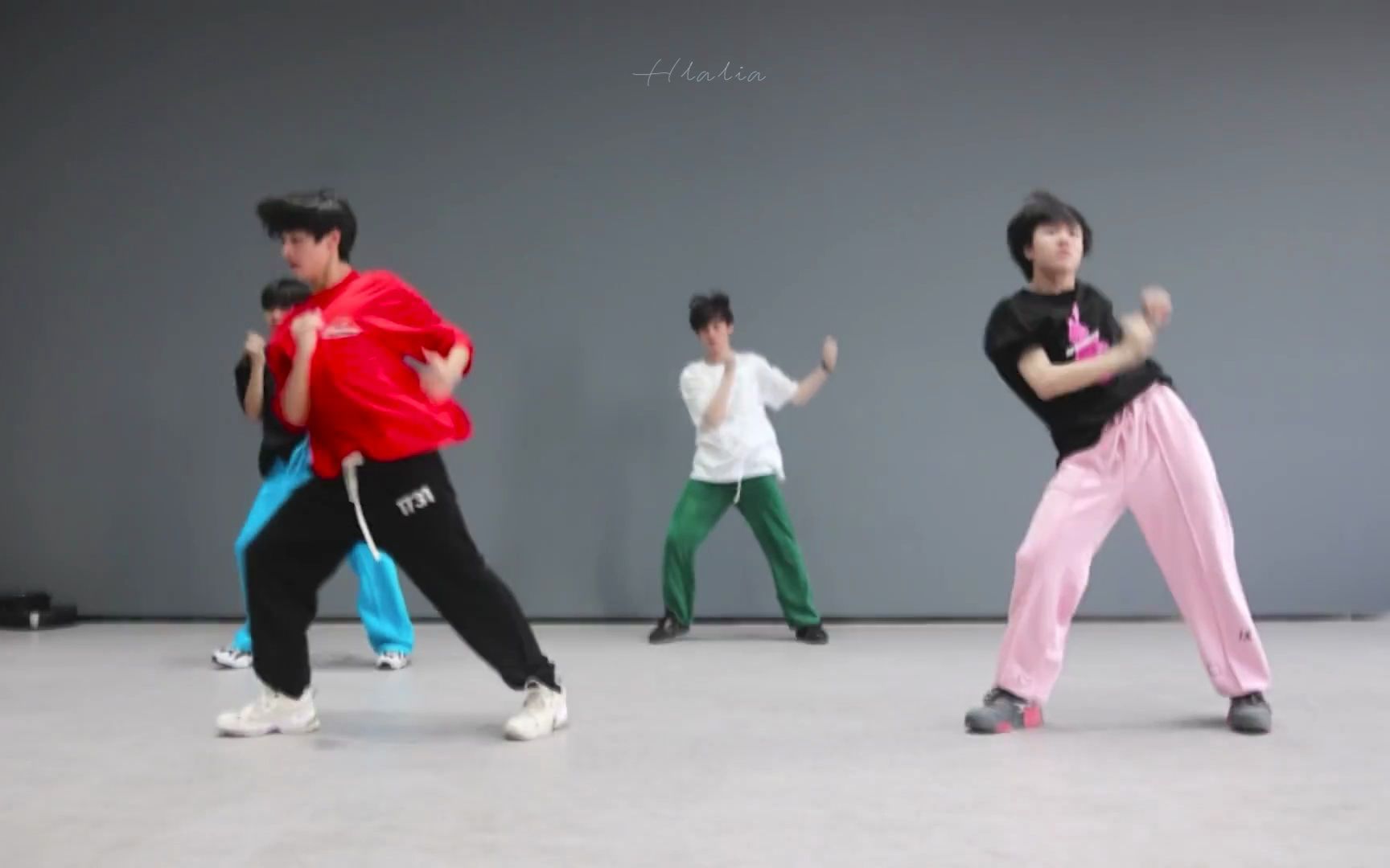 [图][TF家族三代 Dance practice] Money - Hold on - Im not OK