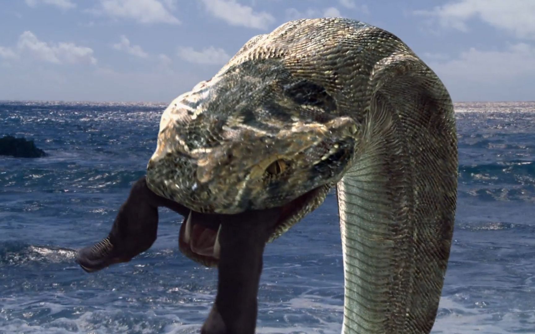 小伙被千年巨蟒袭击,咬死后死而复生,不料身体却发生可怕变异