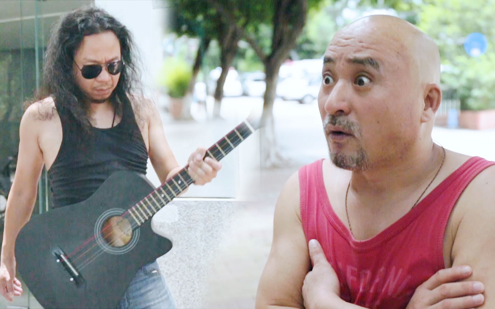 天天逗事男子街边卖唱被捡破烂的质疑实力一首歌后刮目相看