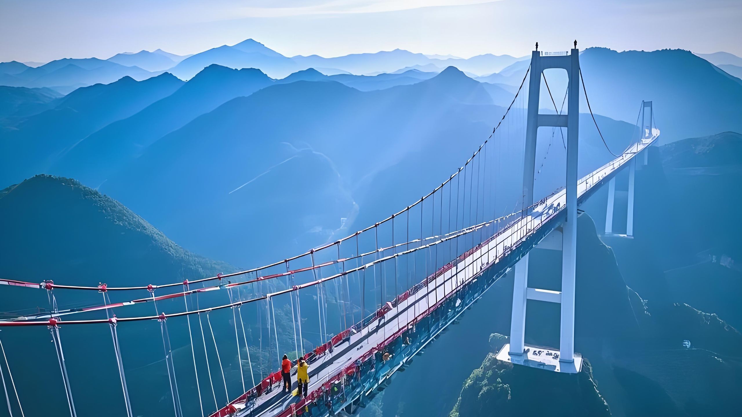 中国10亿建造全球最高大桥 bbc记者亲眼见证大桥通车 不料被眼前一幕