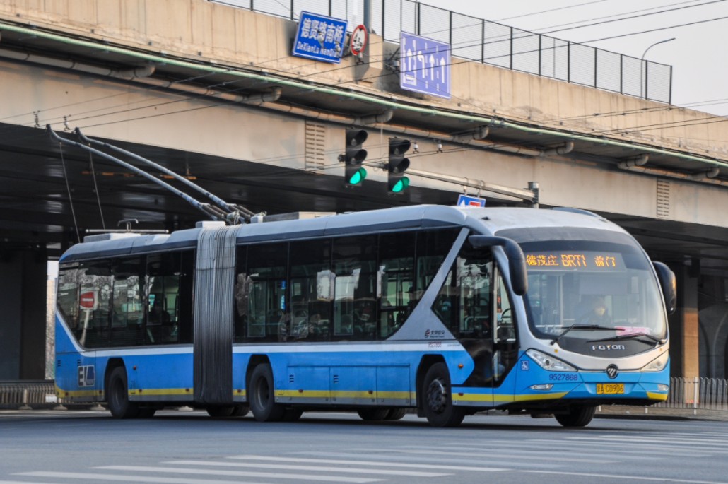 「二十年途经风雨沧桑·十八米左门电鲶绝唱」北京公交集团电车客运分