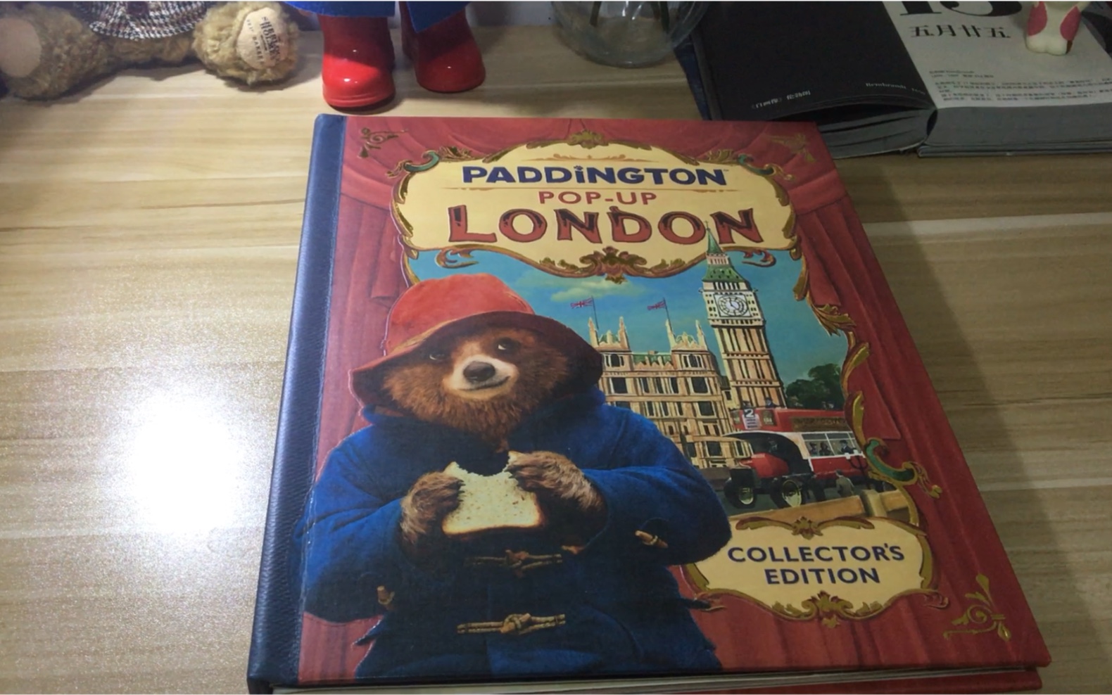 【周边分享】庆祝b站上线帕丁顿熊2,分享一下官方立体书吧_哔哩哔哩