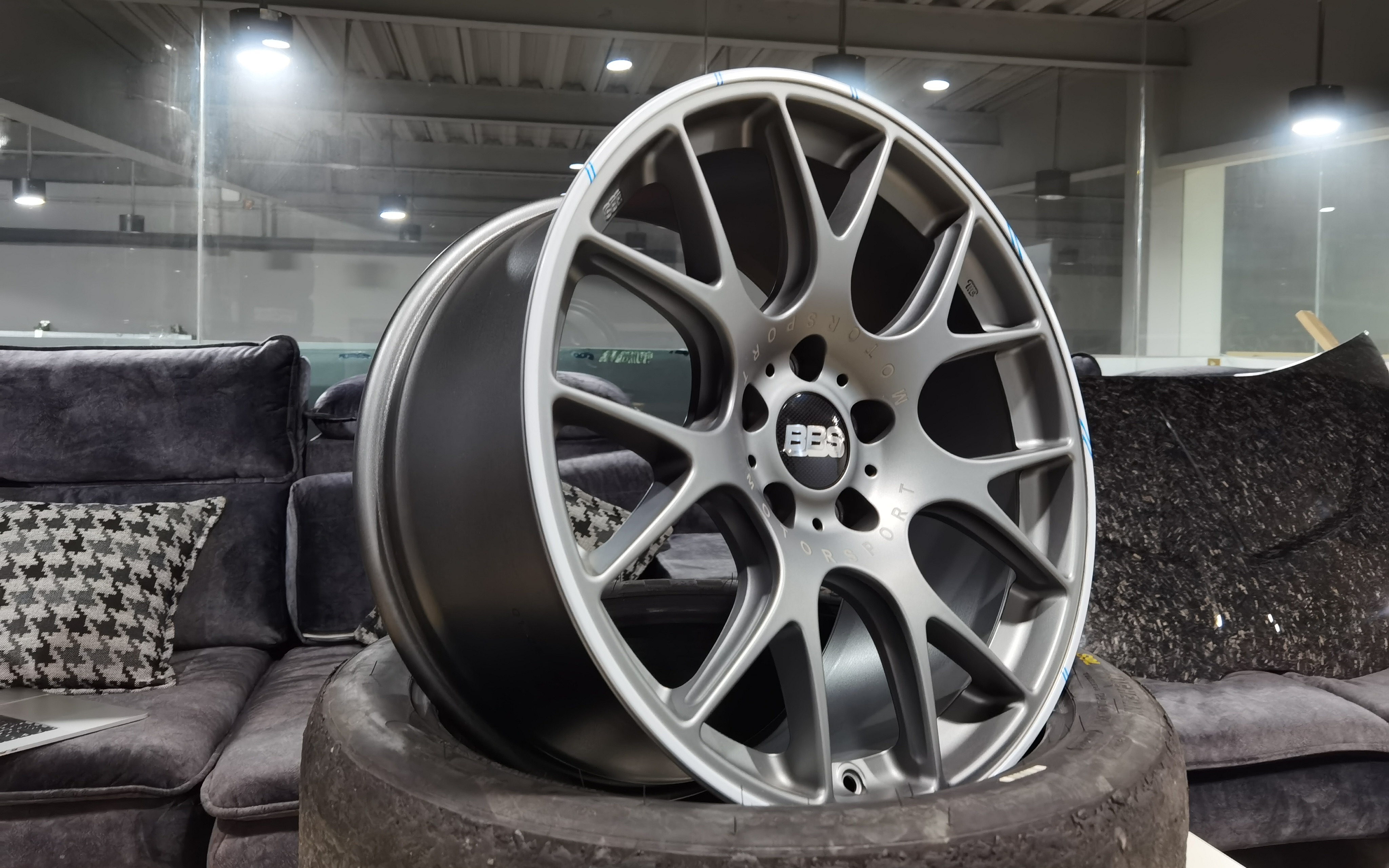 每日改装件分享,bbs ch-r轮毂.最完美的不完美,情怀的选择.