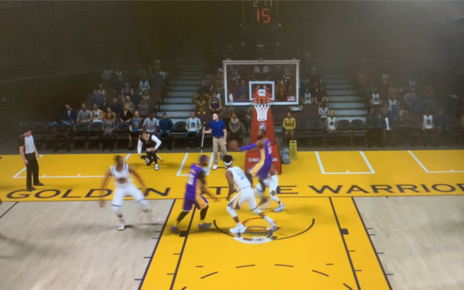 欧文帅气360度旋转拉杆上篮