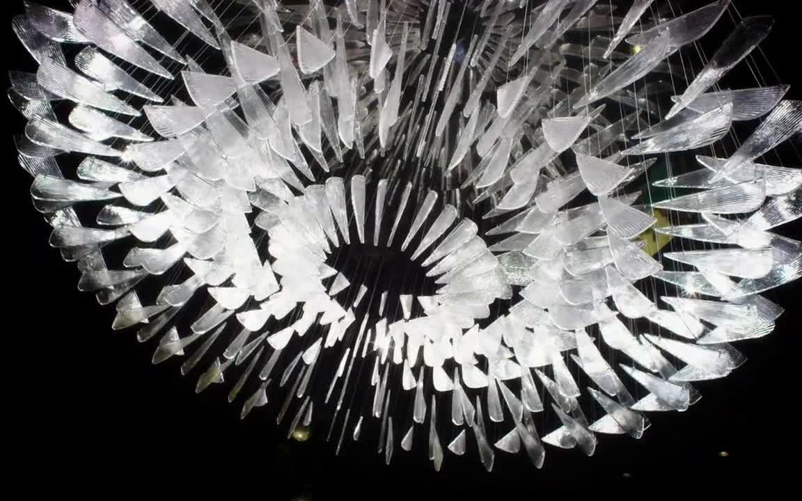 《supernova》互动动能的装置艺术作品,设计师佩特拉·克劳索娃