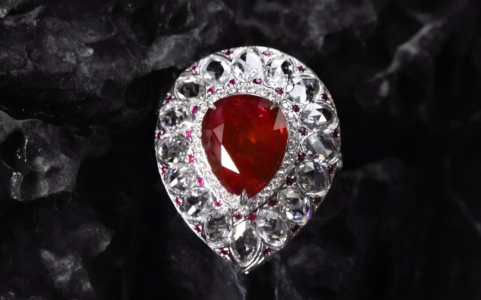 Burmese pigeon blood ruby (5.08 carats) and diamond ring, Lordspek fine jewelry哔哩哔哩bilibili