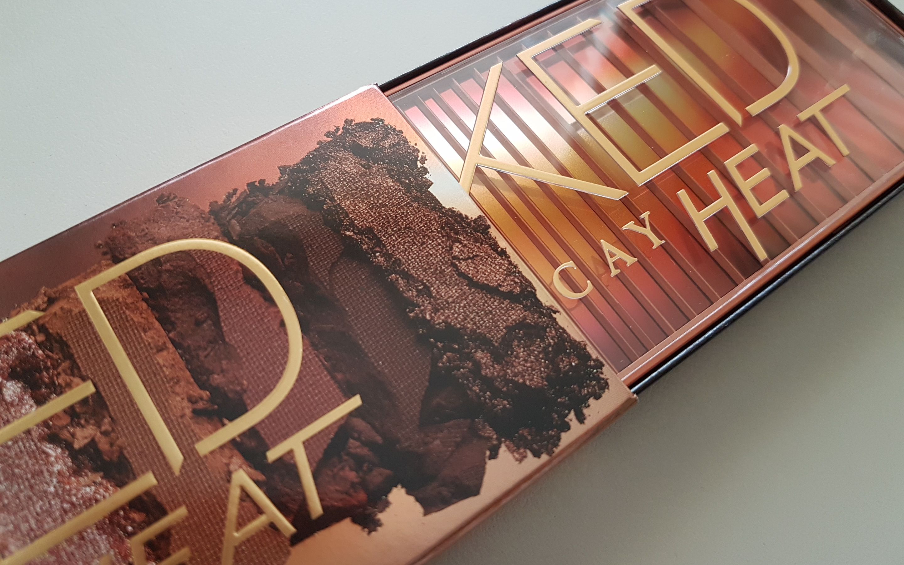 Urban Decay Naked HEAT & KVD Serpentina眼影试色(swatches&reviews)哔哩哔哩bilibili