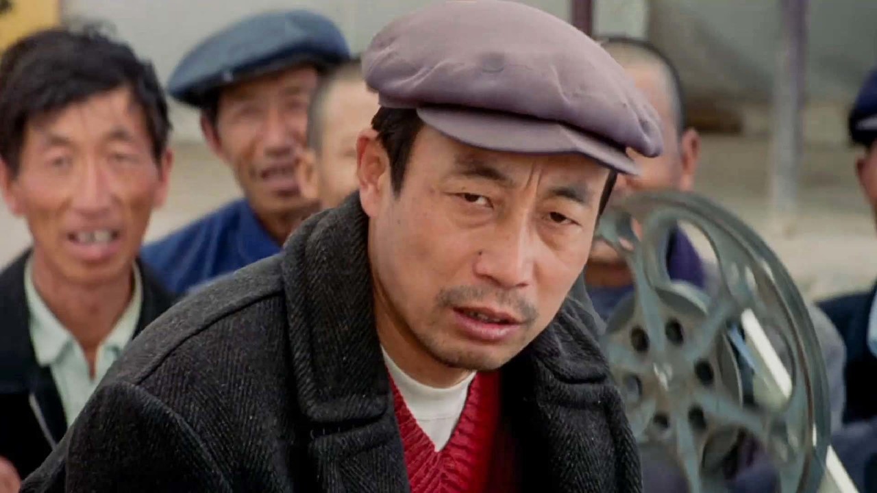 美丽的大脚女老师一路纠缠她为何要让老板出资赞助学校