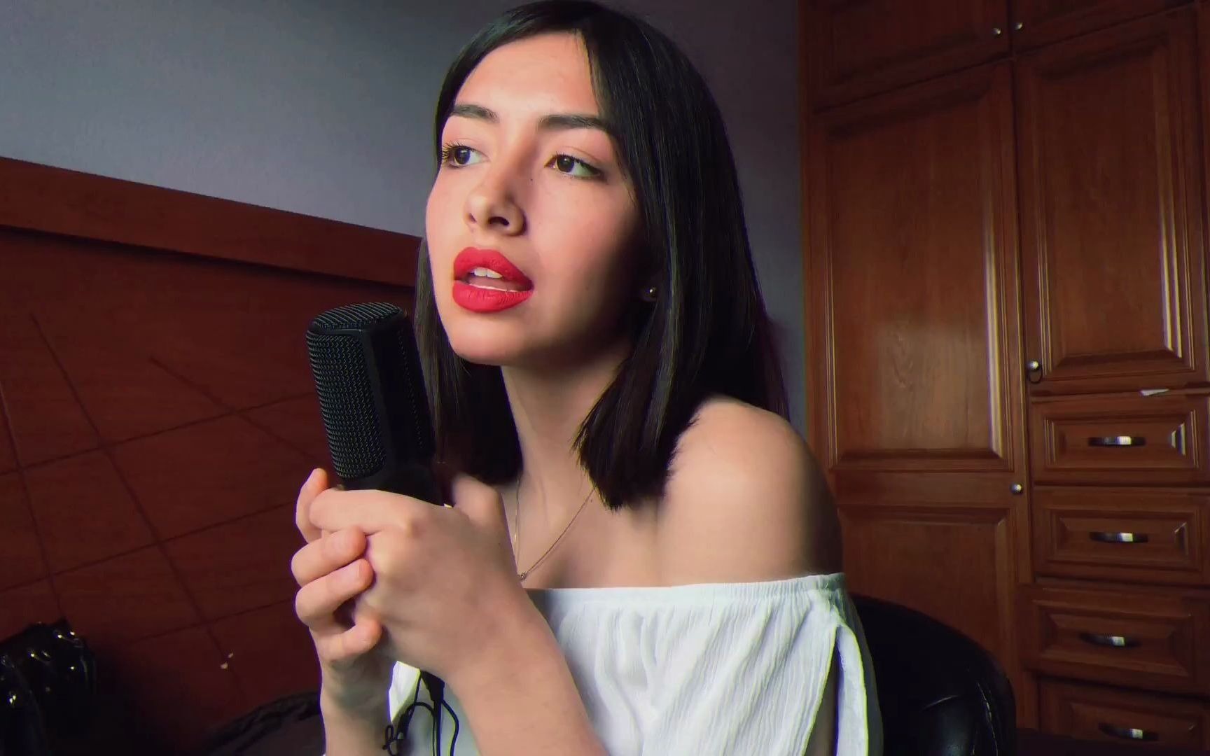 小姐姐再度用西班牙语翻唱【碧梨】的 xanny 超好听 一听上瘾系列