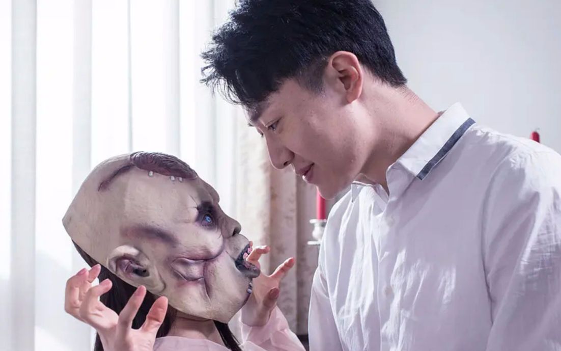 小涛讲电影8分钟带你看完高颜值恐怖电影夜伴歌声