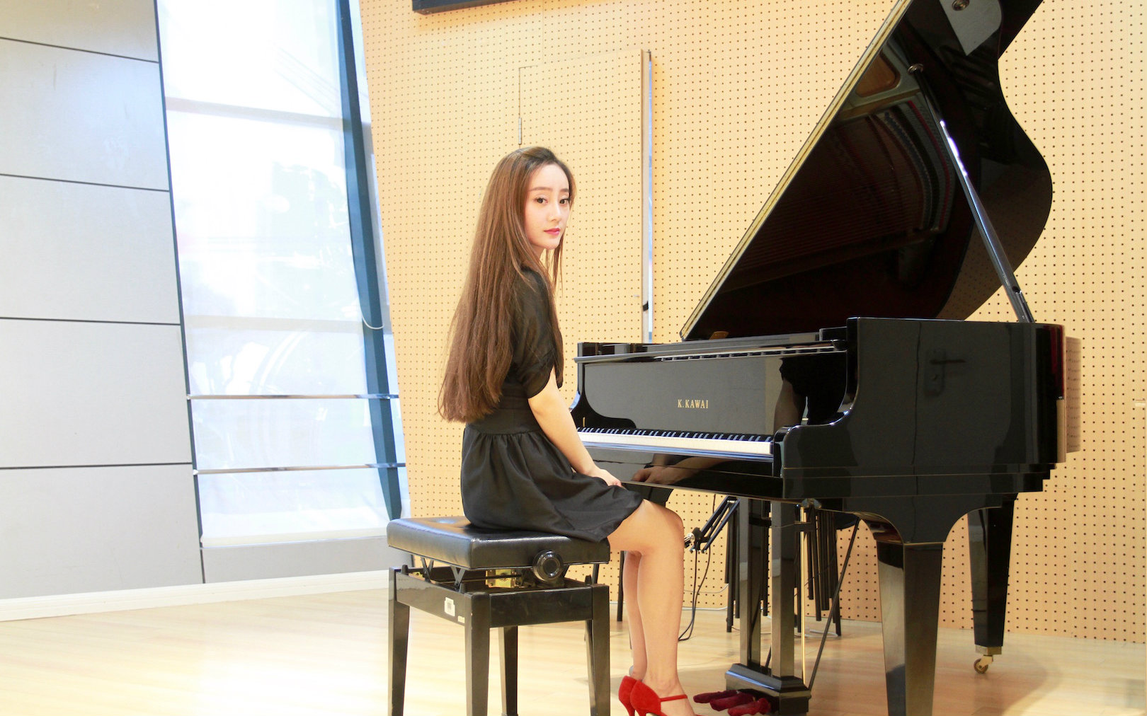 钢琴教学〕若拉rola教大家邓紫棋《再见》简易钢琴弹唱_哔哩哔哩