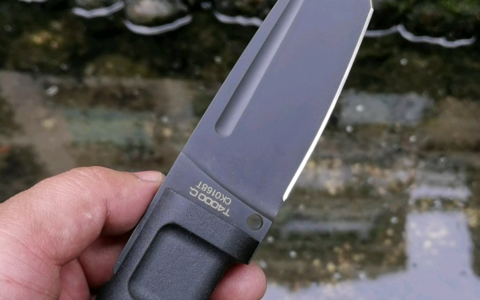 意大利原装进口 极武 户外露营 求生edc小刀 强壮有力 t4000c