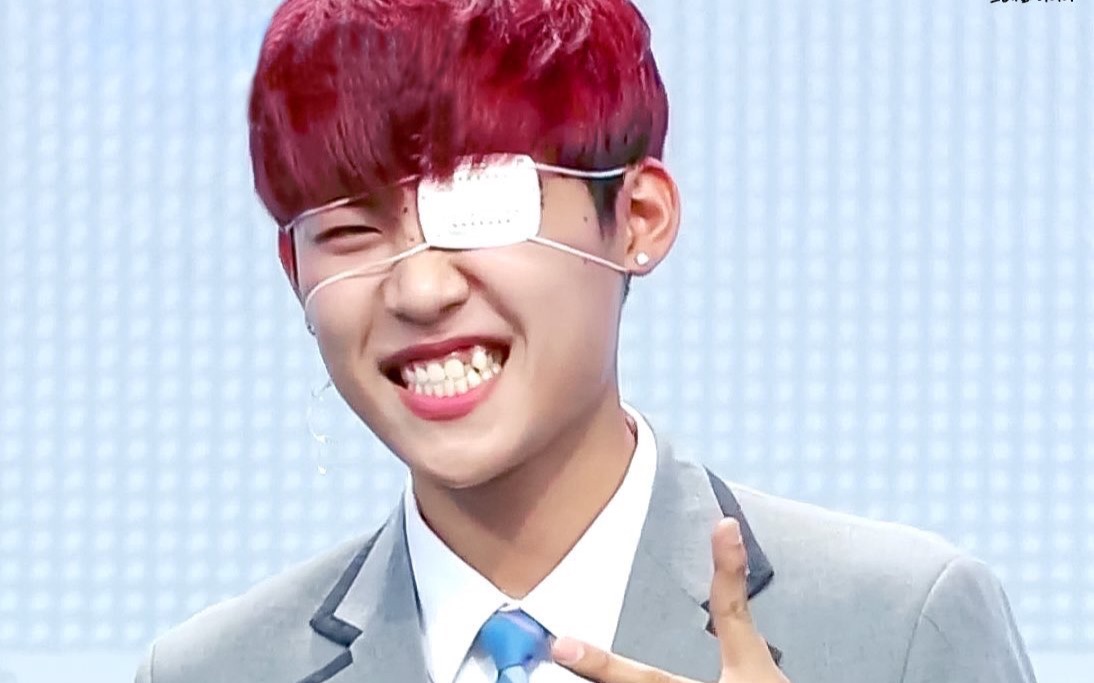 【合集】 朴佑镇的魅力点(虎牙,手指,腰,反差)大集合36p