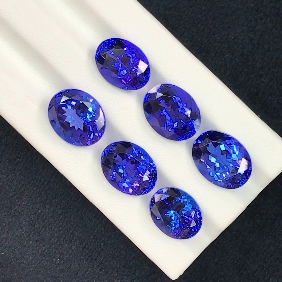 坦桑石是真的显贵99这颜色火彩和净度,满满的珠宝感965～6ct椭圆