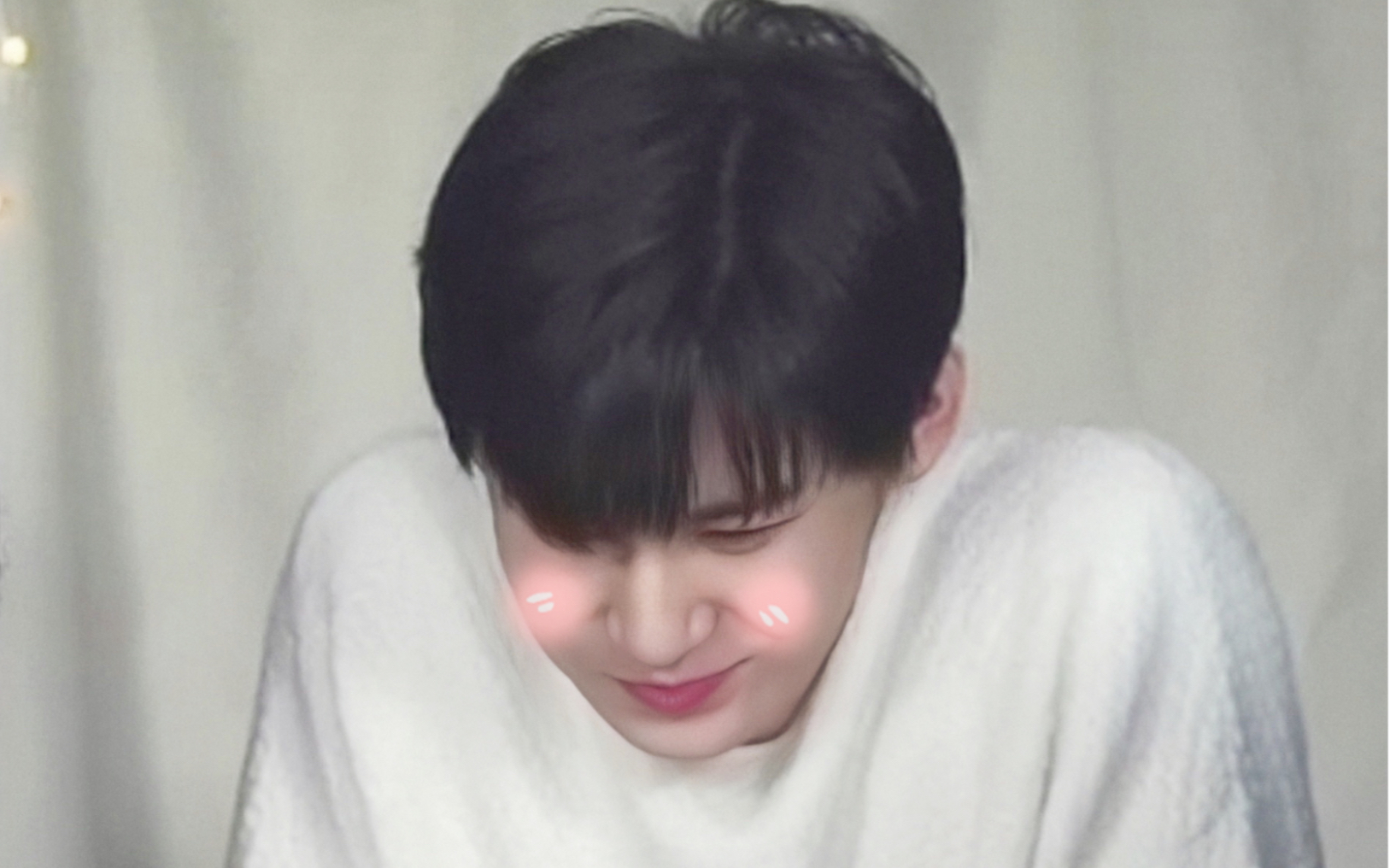 张真源张哥只要一对视就会害羞哈哈哈