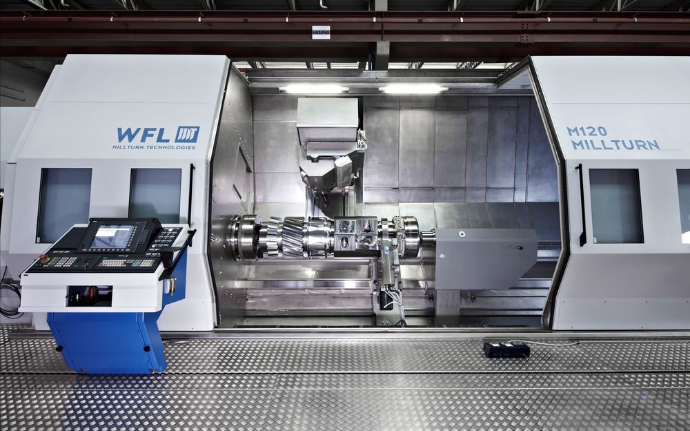 wfl在m120车铣一体加工中心上展示长径比18的减振镗杆
