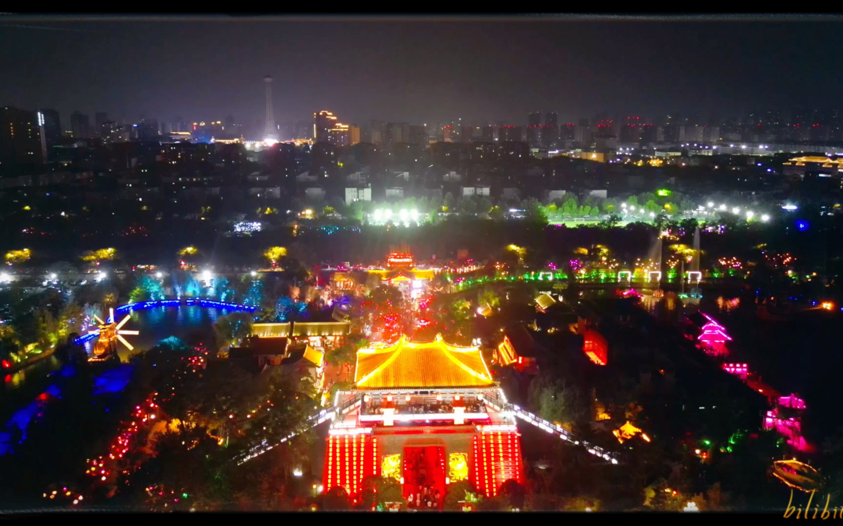 航拍清明上河园 跟清明上河图一模一样 夜景太震撼了