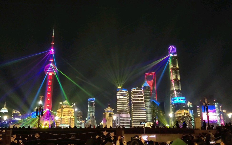外滩元旦灯光秀2021跨年