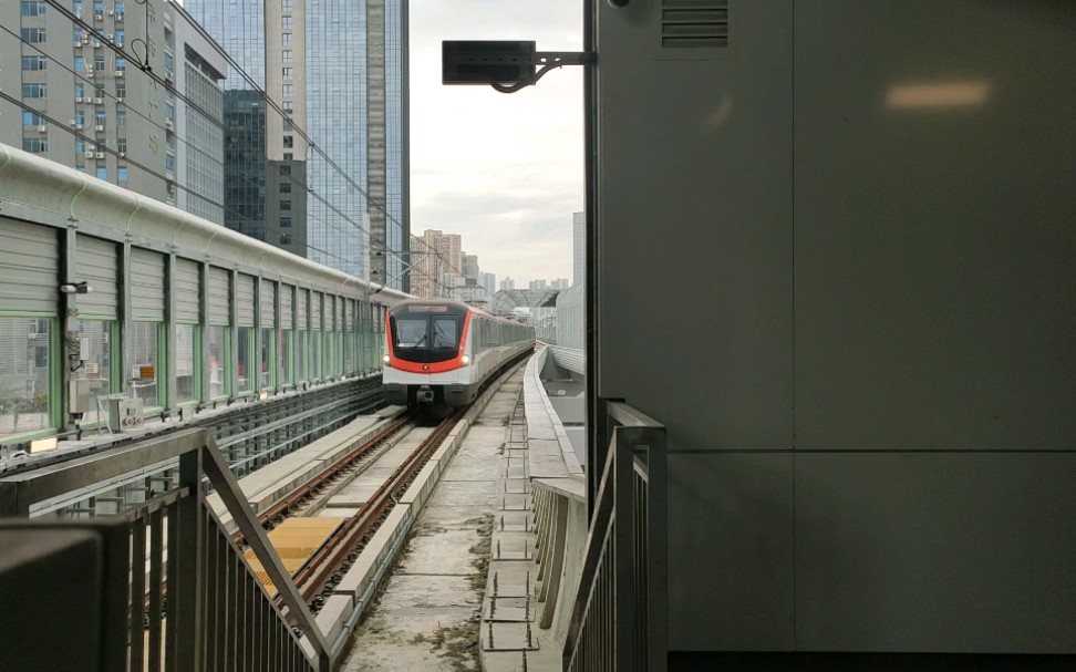 深圳地铁四号线清湖北站入站往牛湖方向