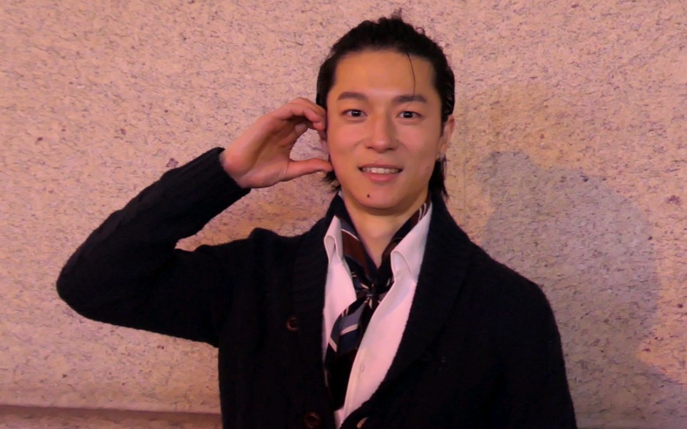 【上官俊雄】都给我来看上官老师脸颊比心!超可爱!