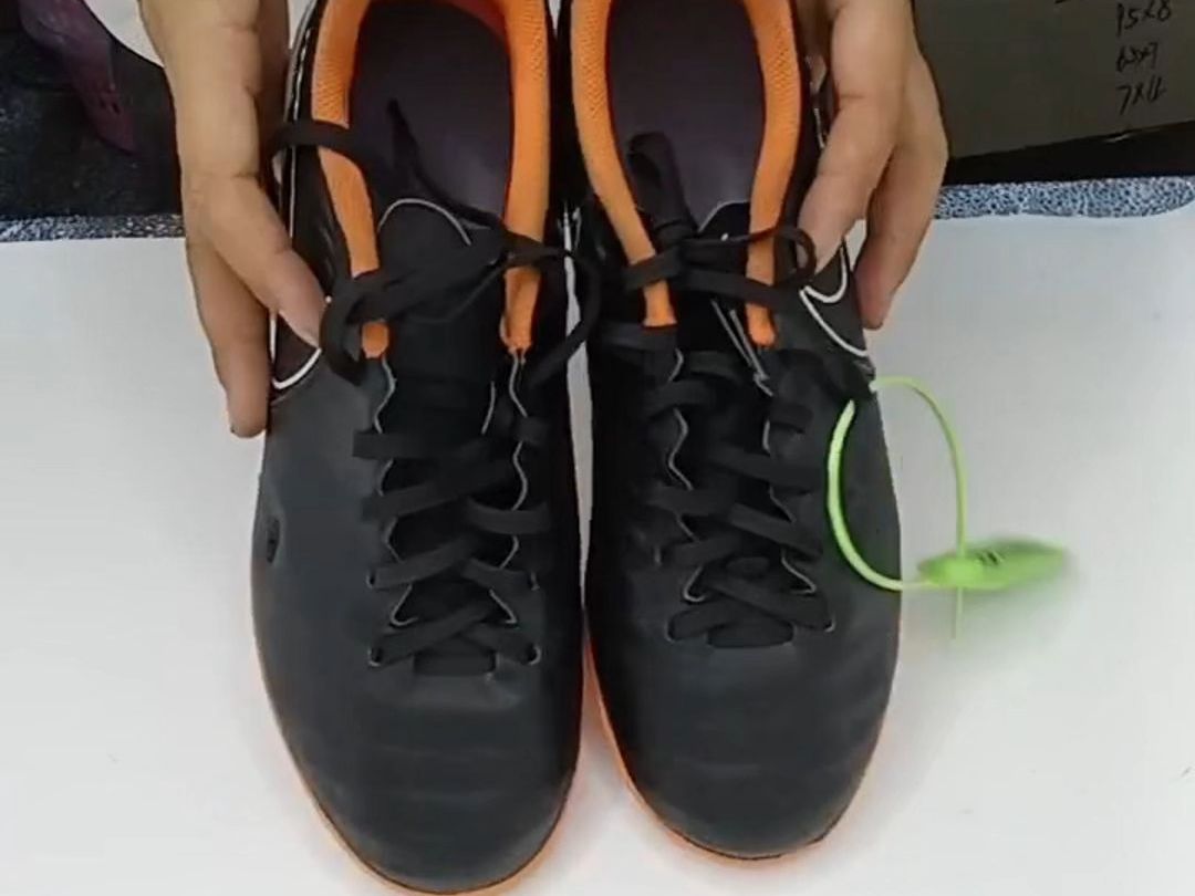 耐克传奇7足球鞋换底