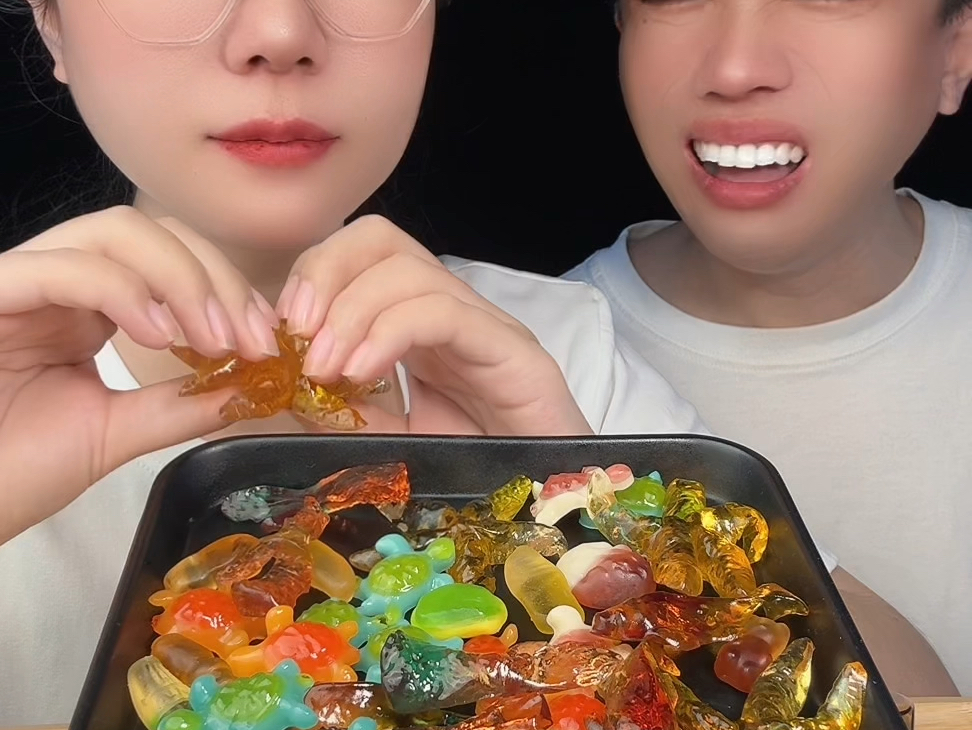 摇到几就吃几口软糖