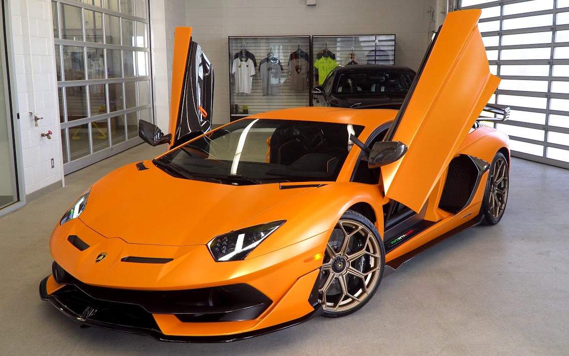 这是2019兰博基尼aventador svj - 橙色版
