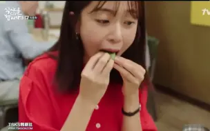 Download Video: 【一起吃饭吧3】钱鱼料理cut～钱鱼生鱼片/烤鱼/凉拌钱鱼片/拌饭/海鲜汤