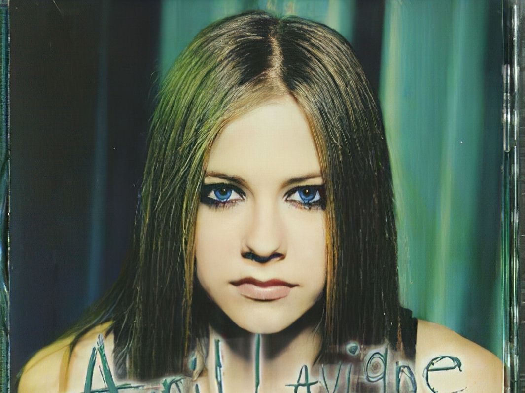 艾薇儿ⷮŠ拉维尼 Avril Lavigne  My World 2003哔哩哔哩bilibili