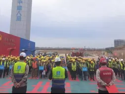 Video herunterladen: 干工地8年，拿着一建二建，月薪13000，不吸烟不喝酒不蹦迪，下班就回宿舍，也会自己做饭吃，每月给爸妈打2000，还能再存5000，这就是工程女孩的现状