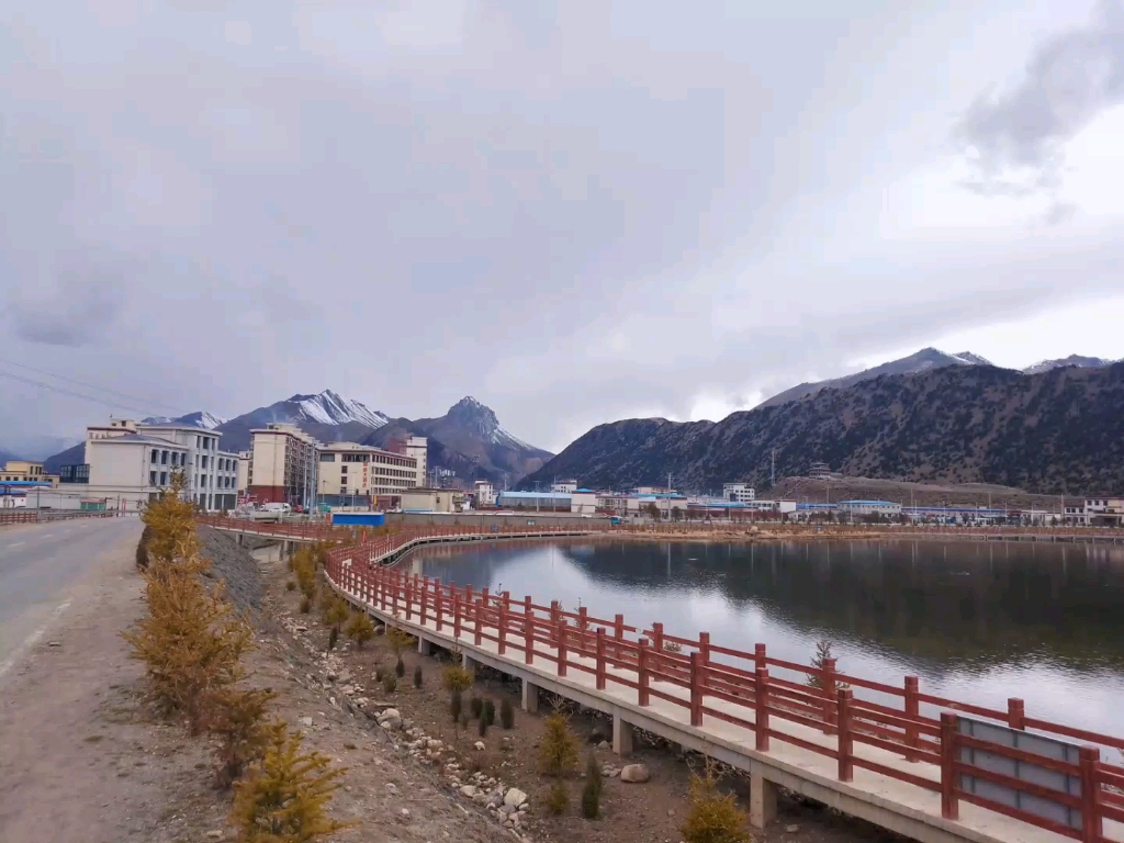 4月25日徒步转至川藏中线路段d49今天巴达村24公里到嘉黎县停下来洗洗