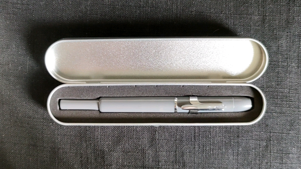 烂笔头按动钢笔3088开箱,和白金curidas对比_哔哩哔哩_bilibili