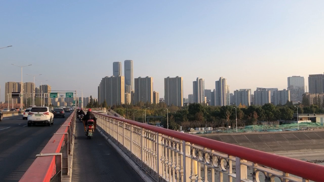 2021年11月27日杭州市濱江區西興大橋俯瞰錢塘江江景