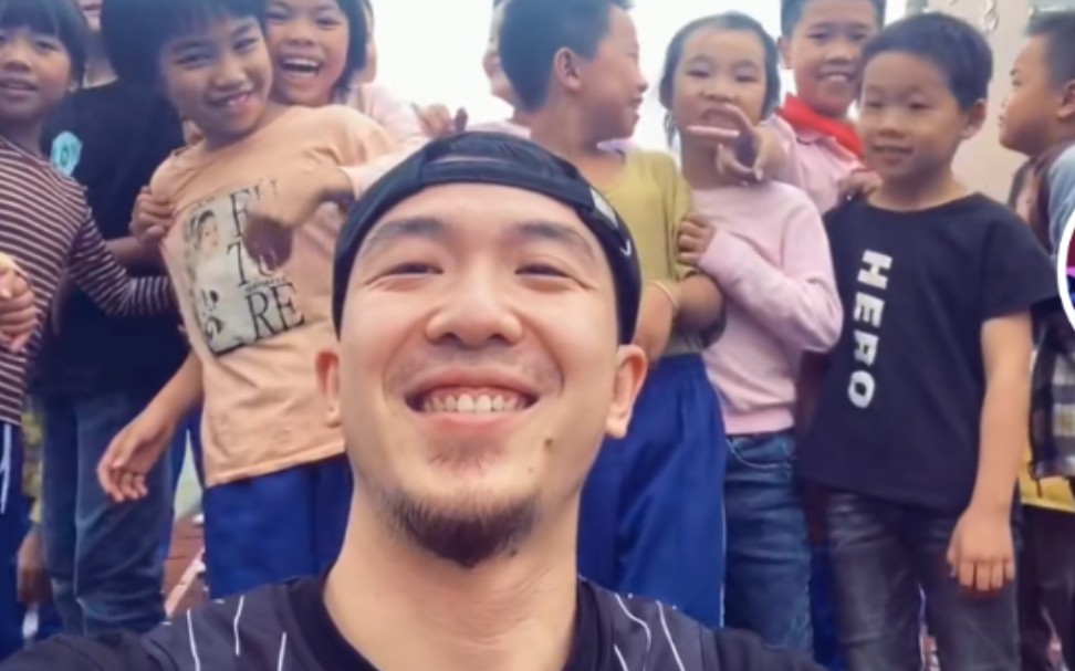 野球帝clip野球帝张师傅在球场跳舞