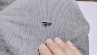 学会这个方法自己动手就可以无痕修复衬衫的破洞 修复衬衫破洞