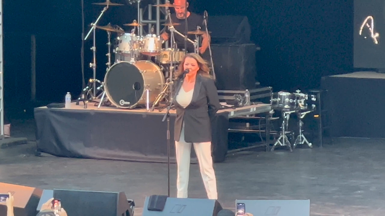 德国第一美少女 桑德拉 第一帅哥 托马斯 在同一个音乐节现场 但没有