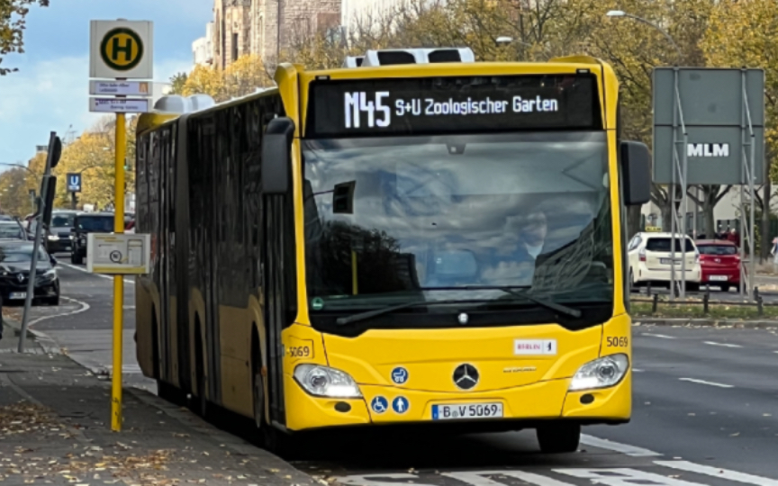 柏林公交bvg全员过硬的靠站技术 & 侧跪开启关闭合集