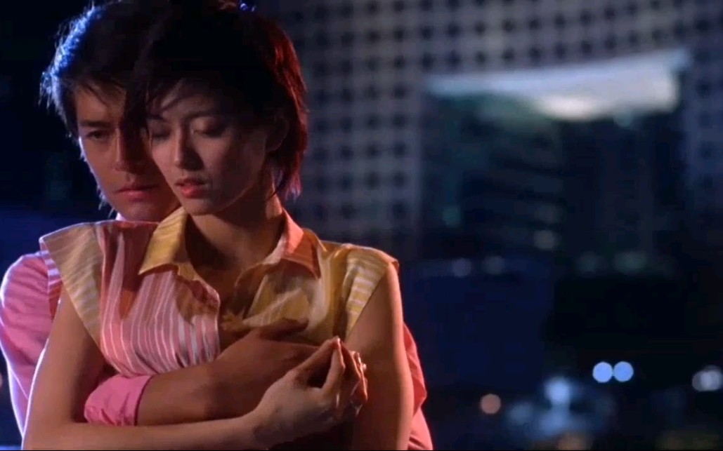 女人最大的安全感就是男人的拥抱