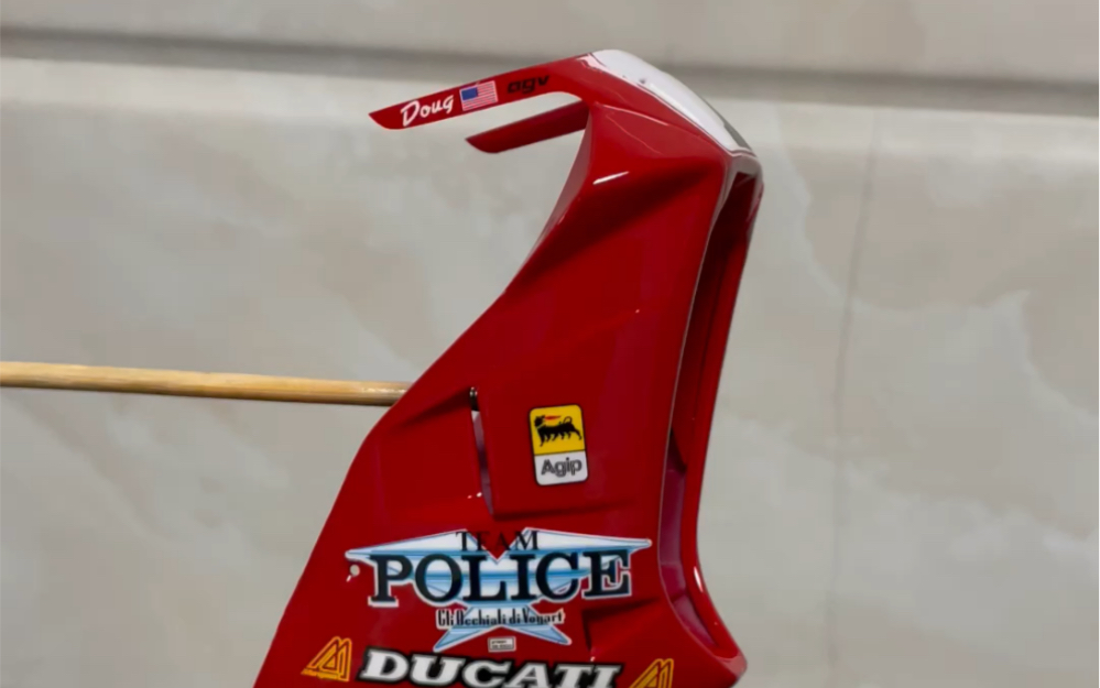 摩托模型,氨基光油打磨,再喷一层的效果