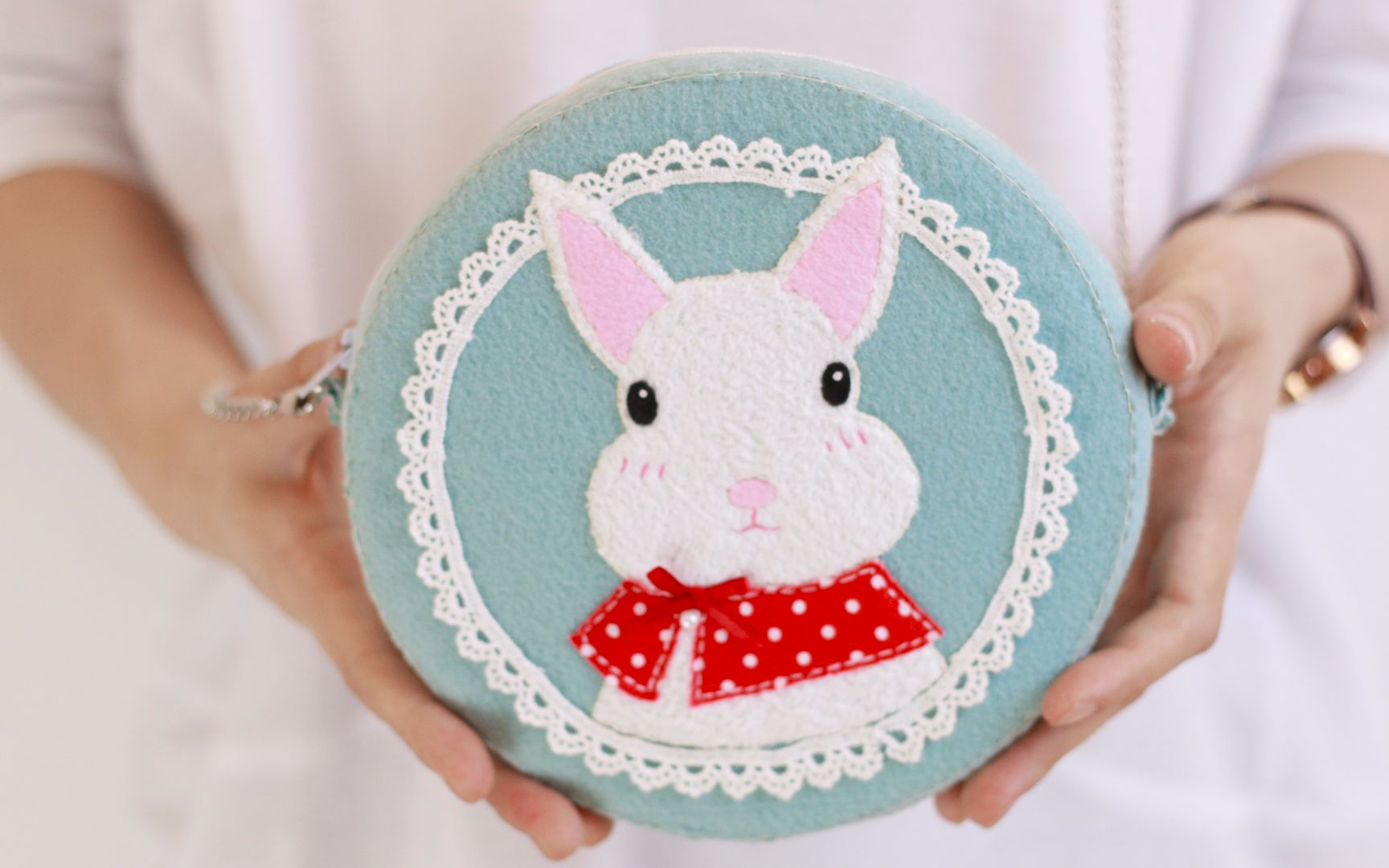 不织布蓝兔包包手工diy教程