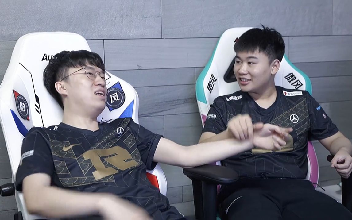 wei我刚来rng的时候就喜欢小虎的他也没有拒绝所以我们就