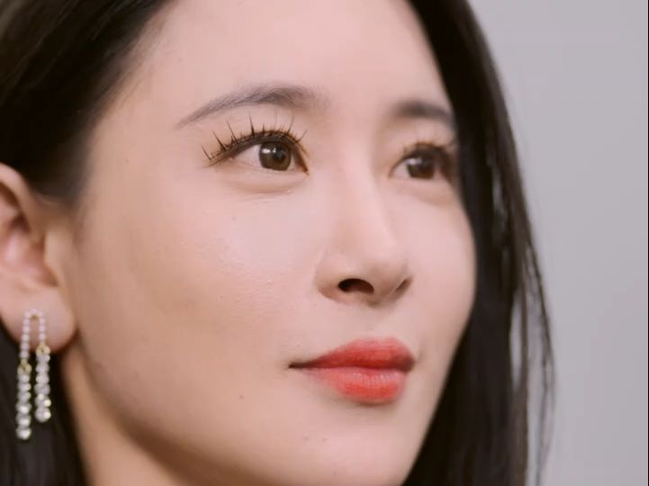 领证两年没人知道她老公是谁,开会时她突然干呕,总裁