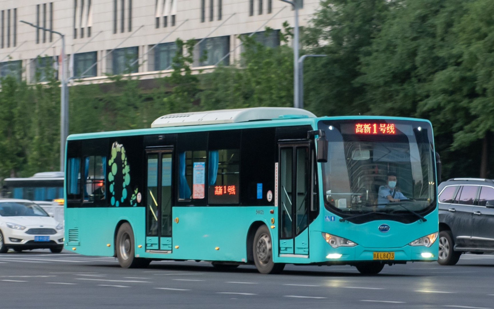 已运营十余年的四柜k9b,西安公交比亚迪ck6120lgev