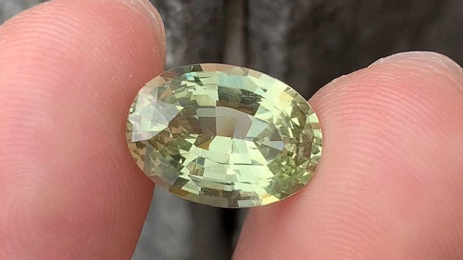 石榴石4.10ct火彩好