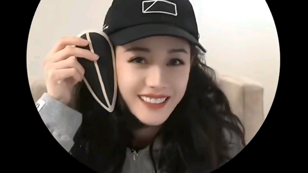 迪丽热巴 瓜子脸蛋