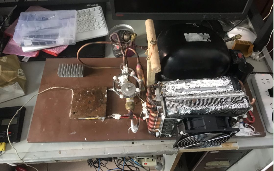 准初三生用在废品站捡的压缩机自制小冰箱 制冷系统3