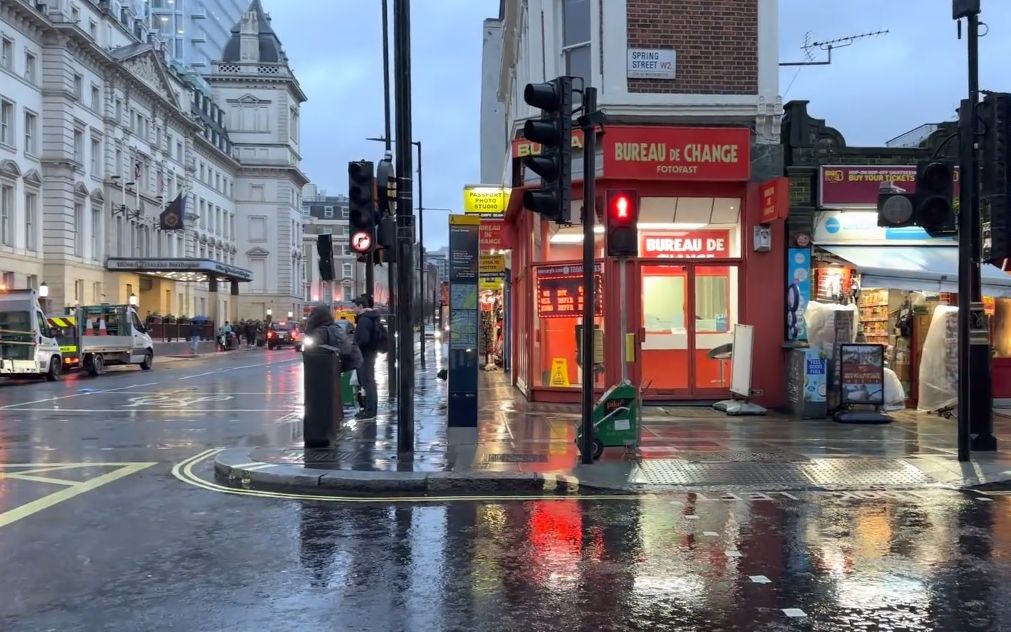 英国下雨的街头图片图片