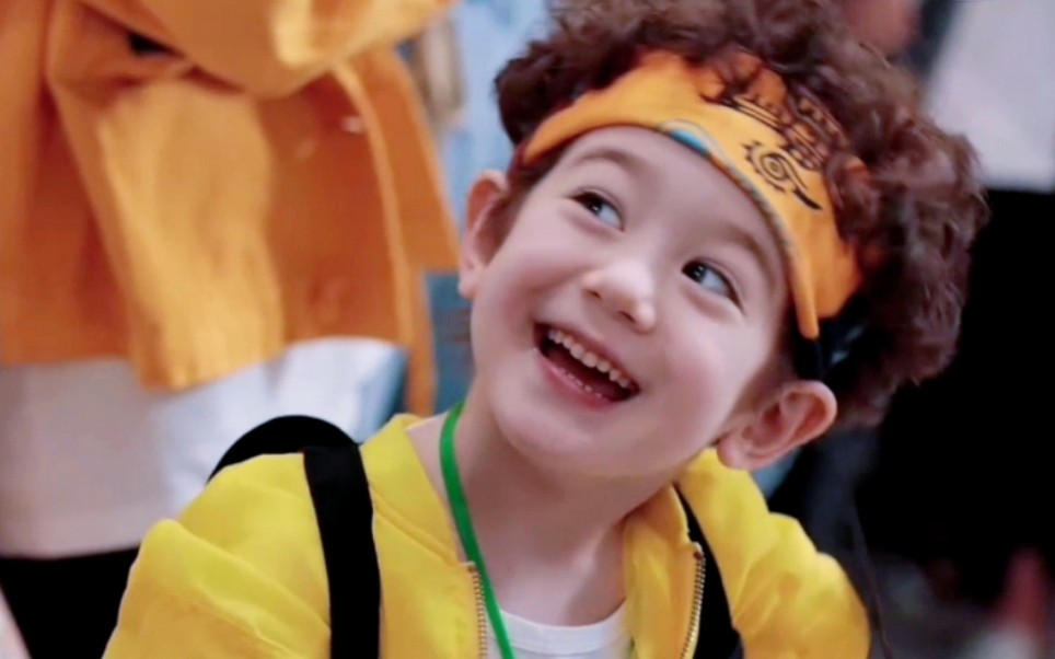 周嘉诚二十不惑赵小卷cut在组团偷小孩吗